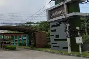 The 360 Crystal plus Sriracha Tourist base, Sri Racha