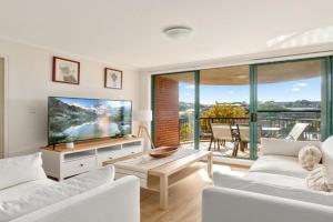 Spacious 3-Bed with Alfresco Dining by Amenities Apartments, Sydney