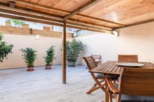 GuestHost - Charming Flat with Terraces x6, Palermo