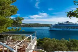 Diamond Sea - Vacation House with Private Parking and a Big Terrace over the Sea, Dubrovnik