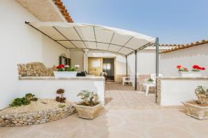 Villa Miranda near the sandy beach, parking & wifi, Avola