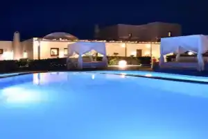 Harmony Luxury Private Villas, Fira