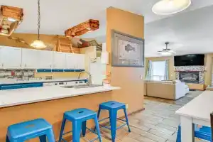 Downtown Home Walk to Shops and Dining! Guest house, Williams