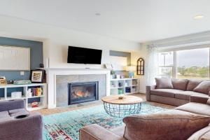 Riverfront Retreat Apartments, Seaside