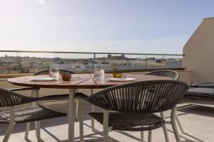 Penthouse With Sunny Terrace, Msida