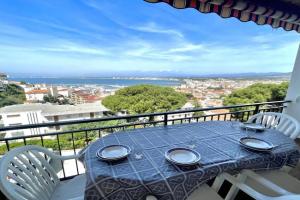 Las Delicias Apartments, Roses