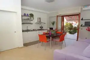 Carlo House, Giardini-Naxos