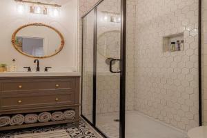 Queen Anne Travelers Apartment, Columbia