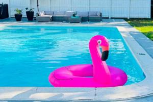 Stylish Pool Home Guest house, Hollywood