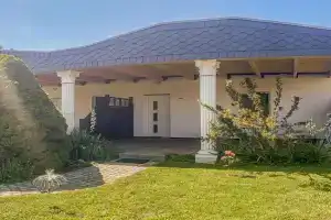 Doppelhaushälfte Guest house, Klink