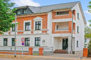 Gorgeous Apartment In Müritz, Waren