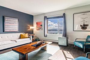 Oxford Apartment by At Mine Hospitality, Seattle