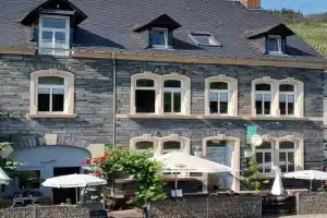 historisches Winzerhaus mit Moselblick Apartments, Lieser