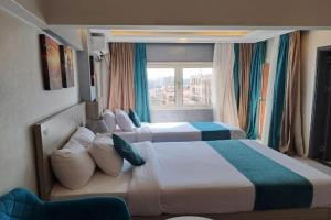 Mar Charbel Hotel, Cairo