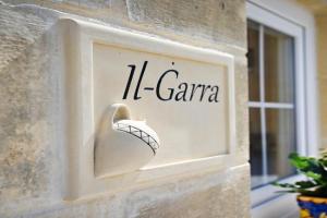 Ġarra Farmhouse with Heated Pool, Ghasri