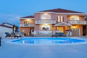 Family friendly house with a swimming pool Zaton, Zadar - 21576, Donje Petrcane