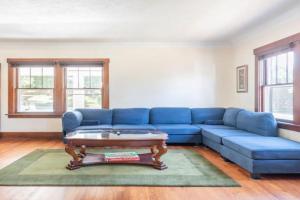 Family Fun at Fontenelle 4Br 2Bth Guest house, Omaha