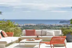 Casa de Romero by Aguilarent, Javea