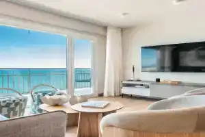 Seaview coastal apartment in Benalmadena by REMS, Torremolinos