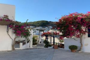 Magnificent Villa Villa Azure Manor 2 Bedrooms Breathtaking, Kanali