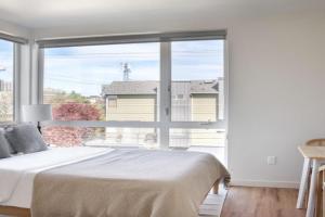 Blueground Capitol Hill patio gym laundry SEA-729 Apartments, Seattle