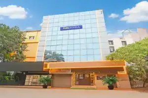 FabHotel Gulshan International - Nr Peter Cat Park Street, Kolkata