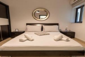 Spacious Ensuite Bedroom - Gzira, Sliema