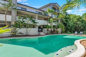 Poolside on Martyn - Relax by the Resort Pool, Cairns