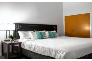 2BR 2BA CozySuites in the heart of, Indianapolis