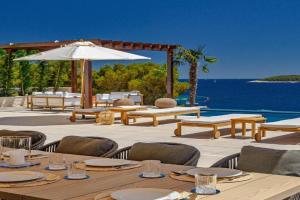 Villa Crystalsea 1 infinity heatedpool in, Hvar