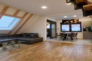Brandneues Stadtglanz Apartment, Stuttgart