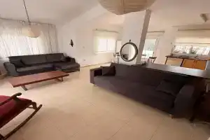Kyrenia center 3 bedroom apartment, Kyrenia