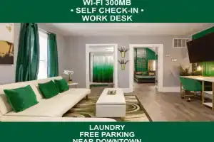 The Tremont Emerald - By Christmas Story House - Historic Charm & Modern Comfort Near Downtown With Parking, 300MB Wifi & Self Check-In, Cleveland