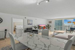 Exquisite 1 Bed • 33 Floor •Brickell • Ocean Views Apartments, Miami