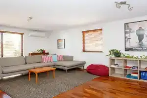Esplanade Villa Retreat by the Norfolk Pines, Perth