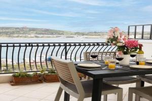 GhadiraBay seafront with sea views by Homely Apartments, Mellieha