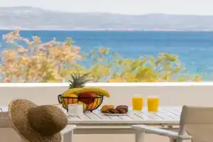 Afroditi Studios & Villas, Piso Livadi