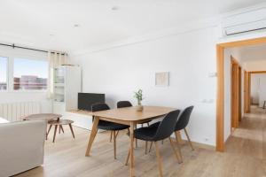 Amazing 3bdr Apt In Cornella 1 Mins From Metro Apartments, Cornella de Llobregat