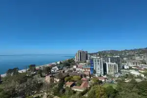 Apartamenty s vidom na more i gory, Makhinjauri