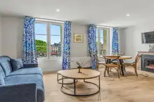 Lescale 1 - Modern Getaway in the Heart of Apartments, Honfleur