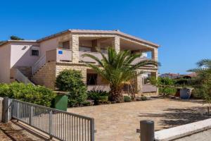 Apartments Josipovic, Vir