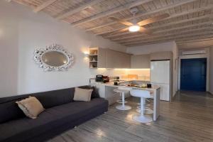 “Myrto” Apartments- Beach, Ornos