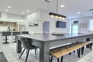 L'exclusif du Plateau Apartments, Laval