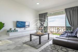 (10Pax) 3BR Glory Beach Resort Seaview, Port Dickson