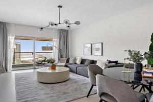 Silkhaus Modern Chic 1BDR in a New Tower Apartments, Abu Dhabi City