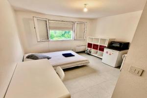 Pratique, Proche Gare & Petit Prix avec Parking Apartments, Grenoble