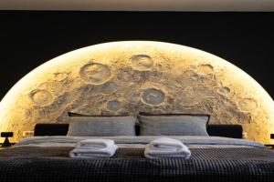 Moonlight Studio, Pristina