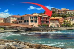 ampio loft con wi-fi a 50 metri dal mare Apartments, Imperia