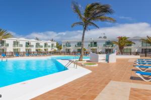 Tiffany Pool View & WiFi by iRent Fuerteventura Apartments, Corralejo