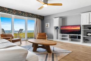 Newly Refurbished 7th floor Oceanfront 1 BR at the Wyndham Ocean Walk Guest house, Daytona Beach